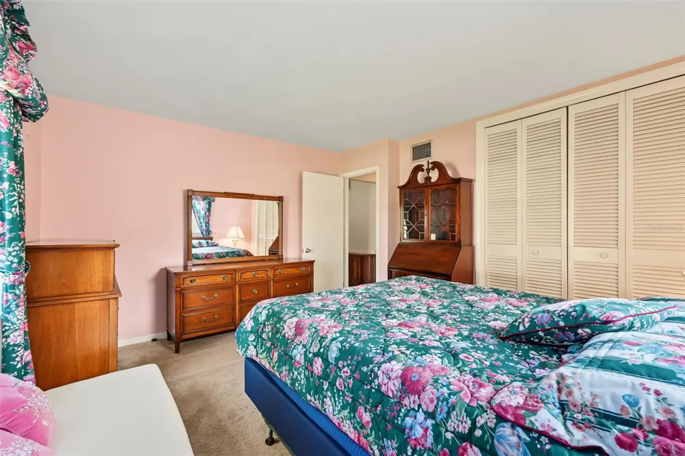 981 STEPHEN FOSTER DRIVE Largo, FL 33771