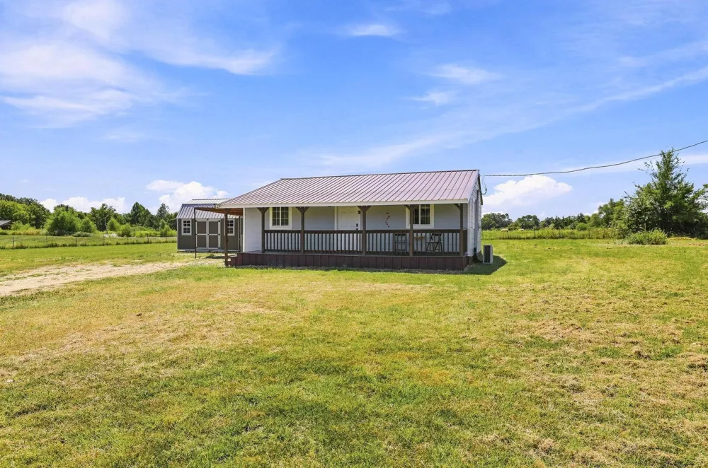 1703 Fm 1501 Deport, TX 75435