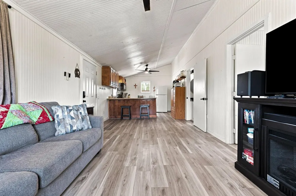 1703 Fm 1501 Deport, TX 75435