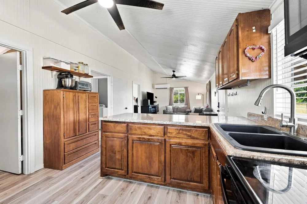 1703 Fm 1501 Deport, TX 75435