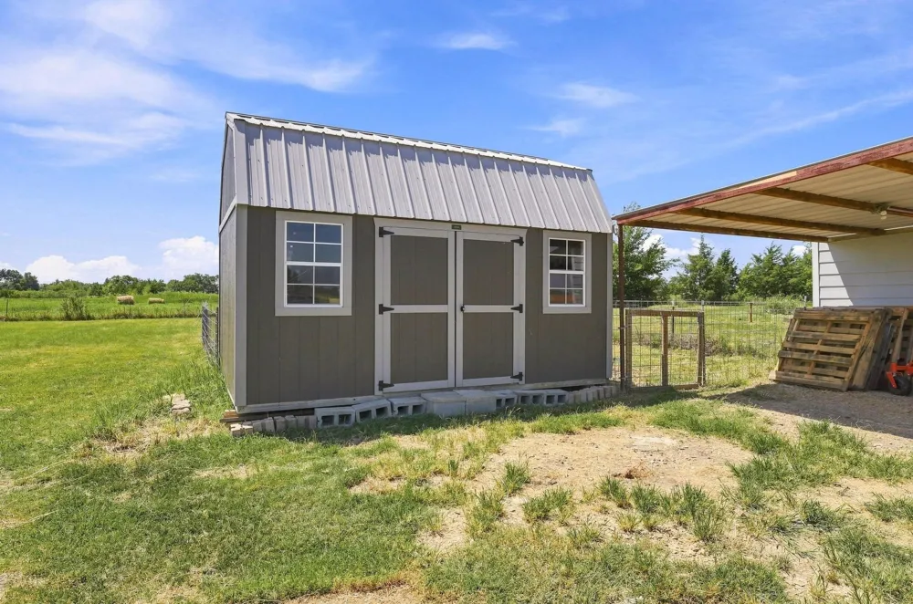 1703 Fm 1501 Deport, TX 75435