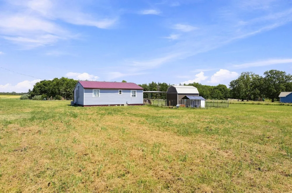 1703 Fm 1501 Deport, TX 75435