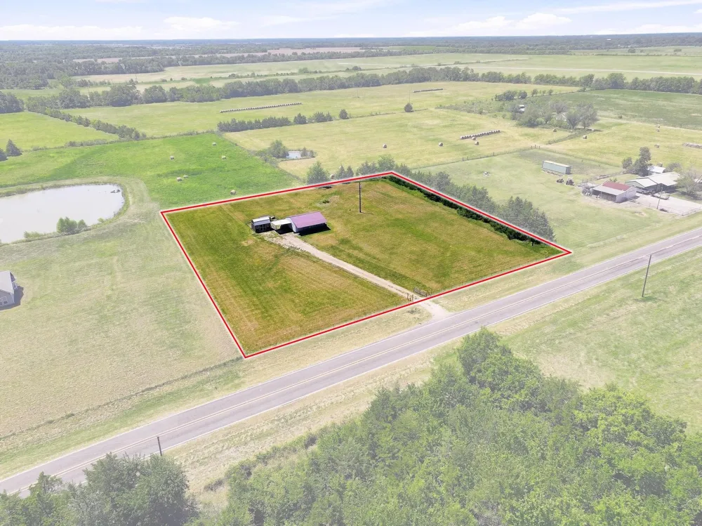 1703 Fm 1501 Deport, TX 75435