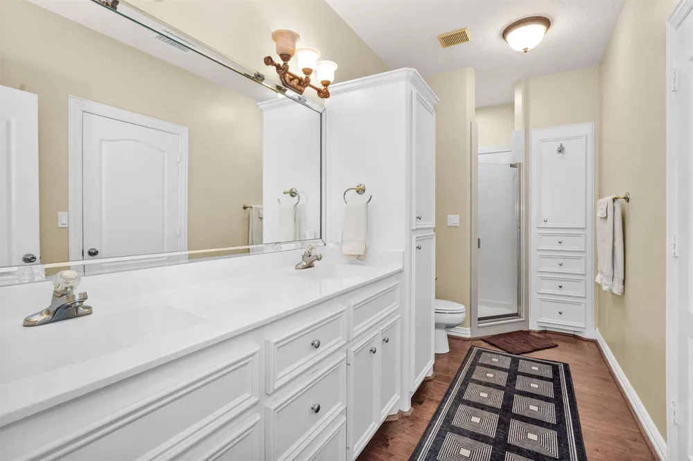 1502 Wimbledon Drive Huntsville, TX 77340