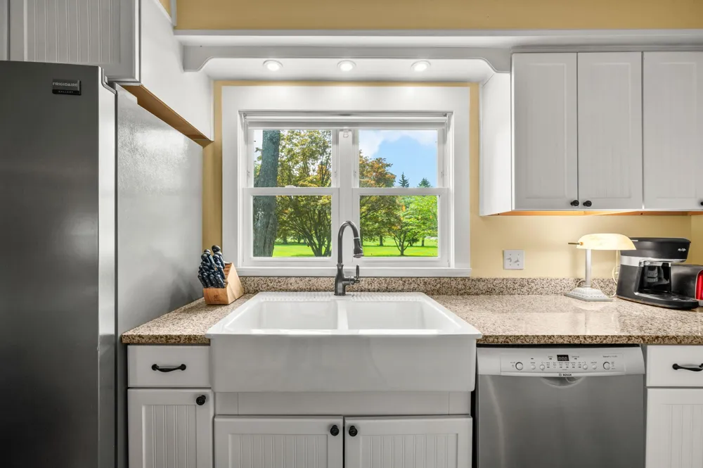 8467 S Scottdale Road Berrien Springs, MI 49103