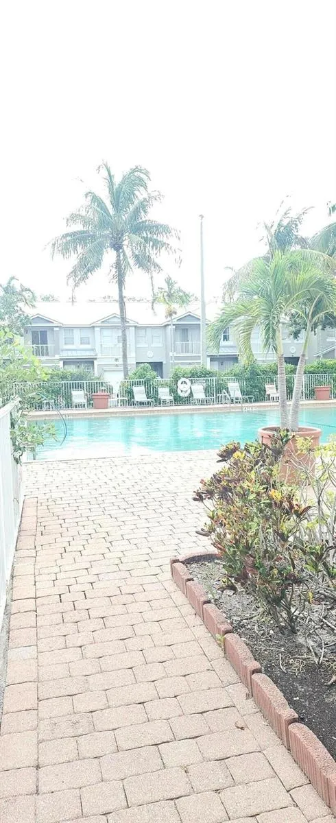1110 E Shoma Drive E #423 Royal Palm Beach, FL 33414