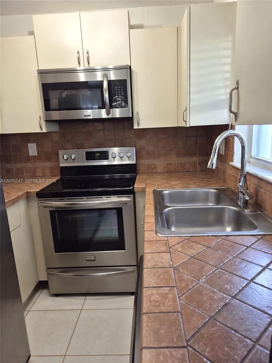 7366 SW 152nd Ave #103 Miami, FL 33193