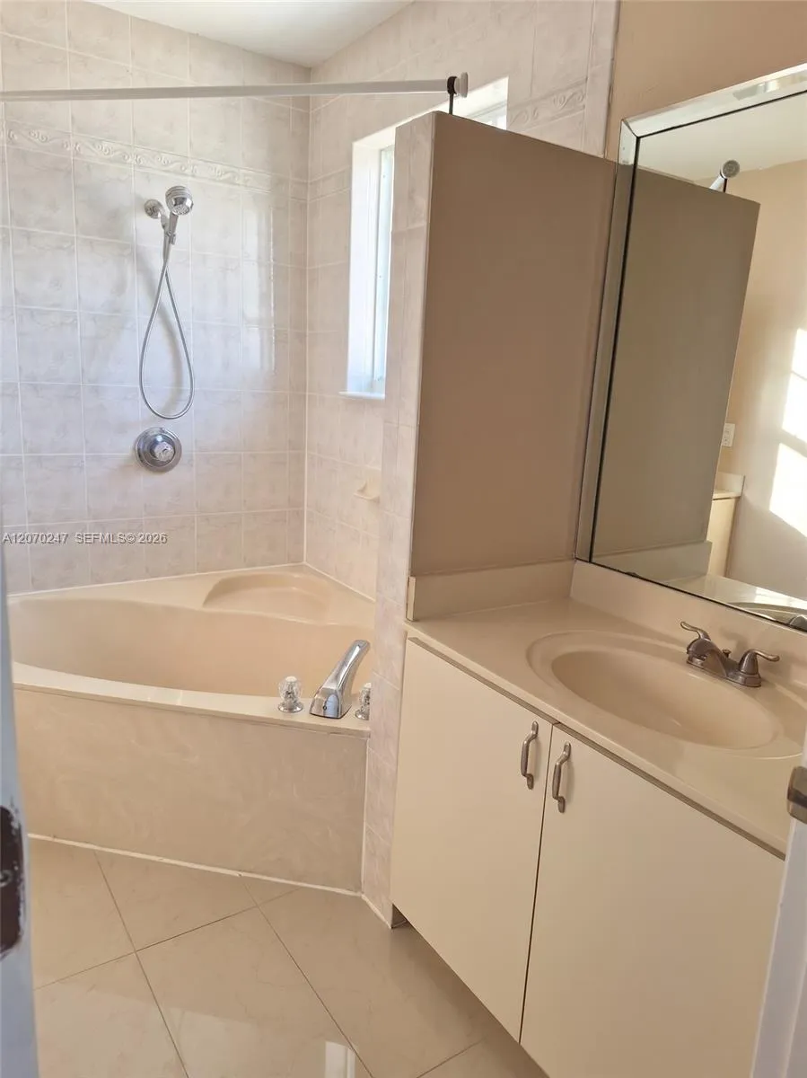 7366 SW 152nd Ave #103 Miami, FL 33193