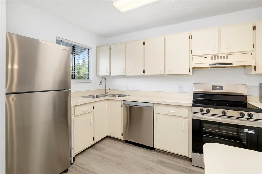 6033 34TH STREET W #26 Bradenton, FL 34210