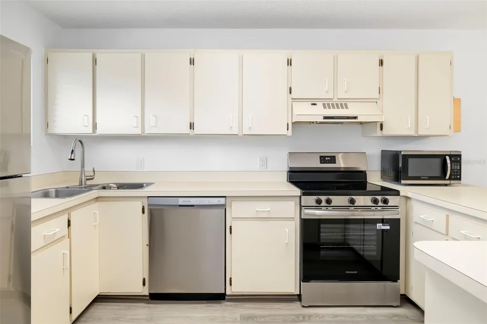 6033 34TH STREET W #26 Bradenton, FL 34210