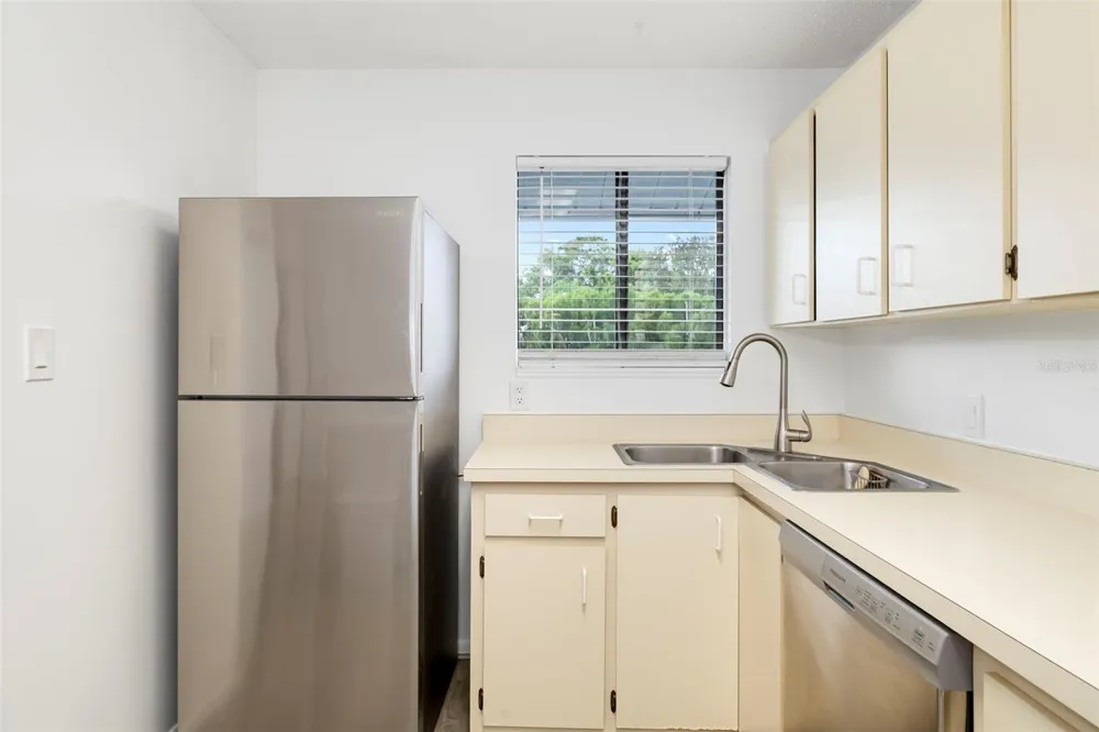 6033 34TH STREET W #26 Bradenton, FL 34210