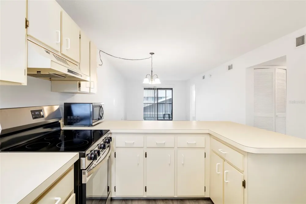 6033 34TH STREET W #26 Bradenton, FL 34210