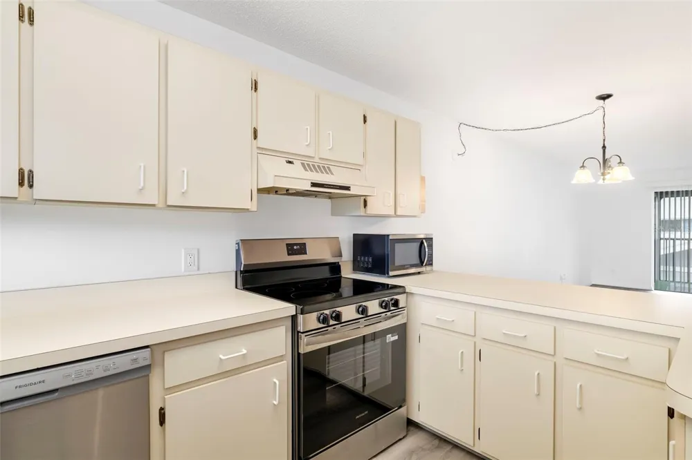 6033 34TH STREET W #26 Bradenton, FL 34210