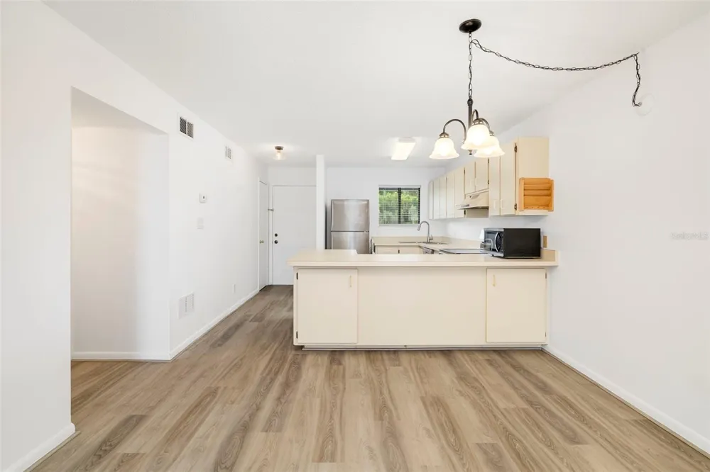 6033 34TH STREET W #26 Bradenton, FL 34210