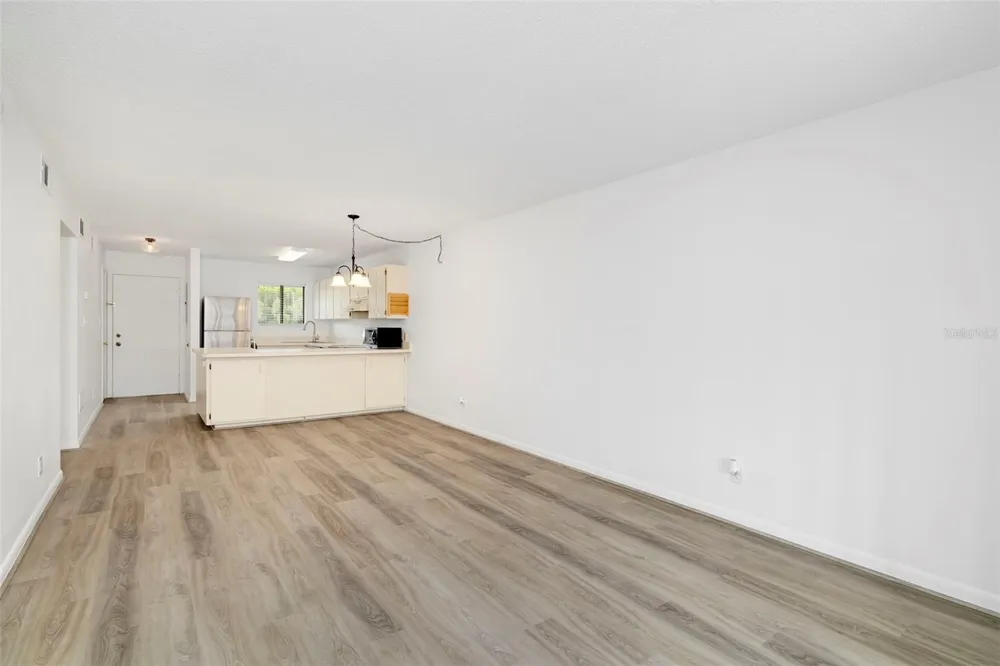 6033 34TH STREET W #26 Bradenton, FL 34210
