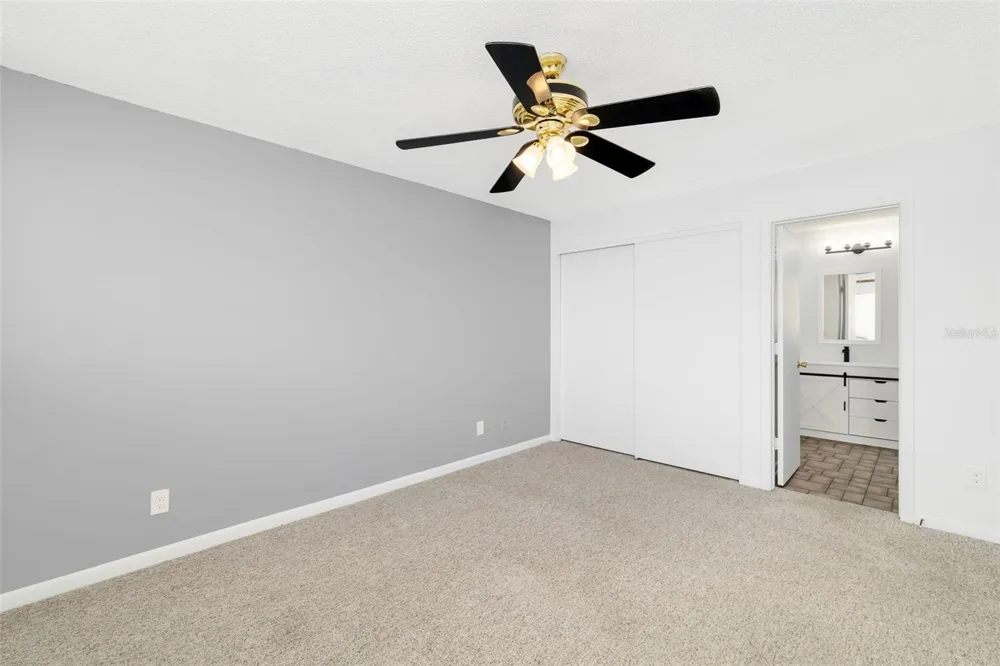 6033 34TH STREET W #26 Bradenton, FL 34210