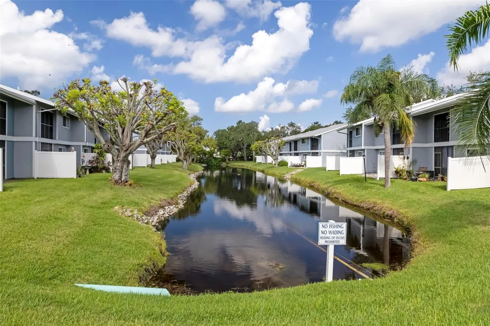 6033 34TH STREET W #26 Bradenton, FL 34210