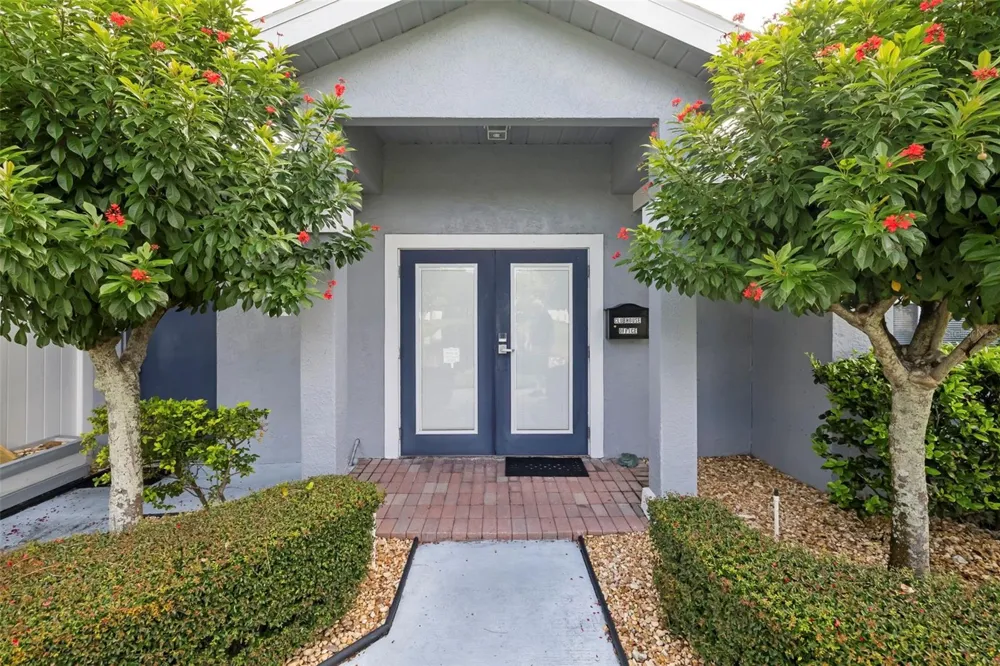 6033 34TH STREET W #26 Bradenton, FL 34210