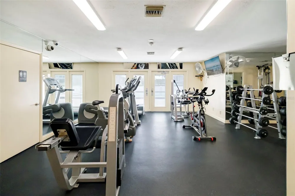 6033 34TH STREET W #26 Bradenton, FL 34210