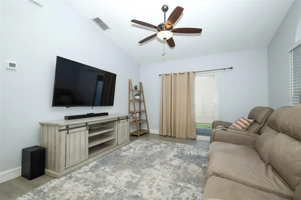 412 HORIZON DRIVE Winter Springs, FL 32708