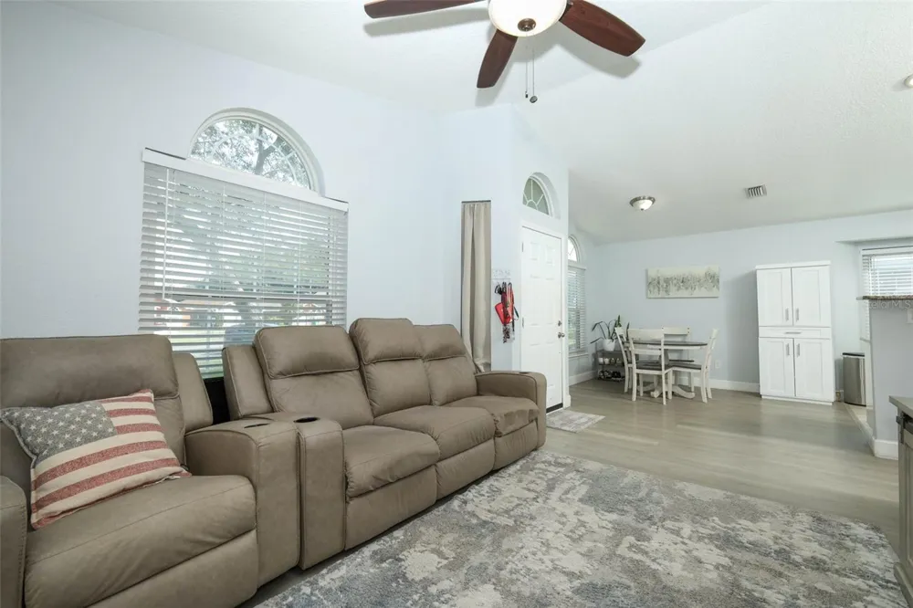 412 HORIZON DRIVE Winter Springs, FL 32708