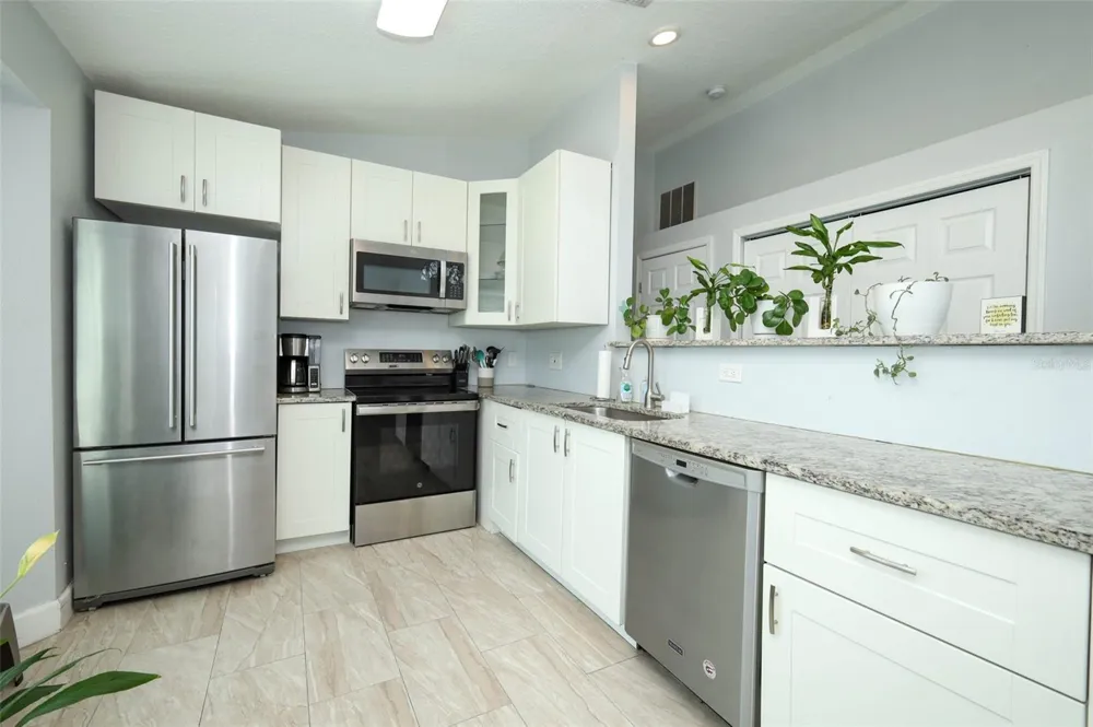 412 HORIZON DRIVE Winter Springs, FL 32708