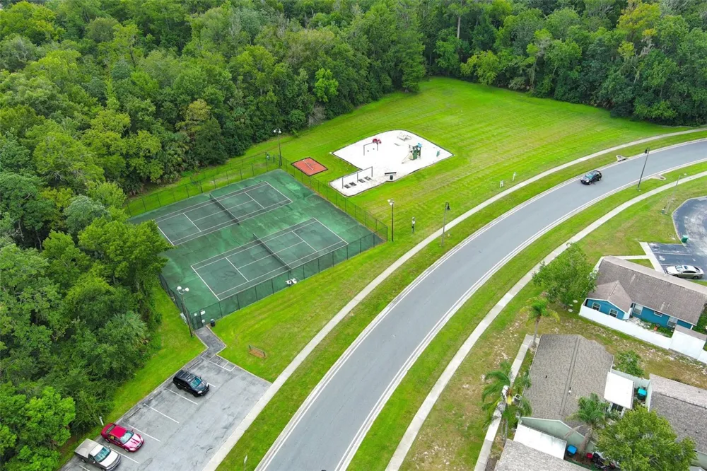 412 HORIZON DRIVE Winter Springs, FL 32708