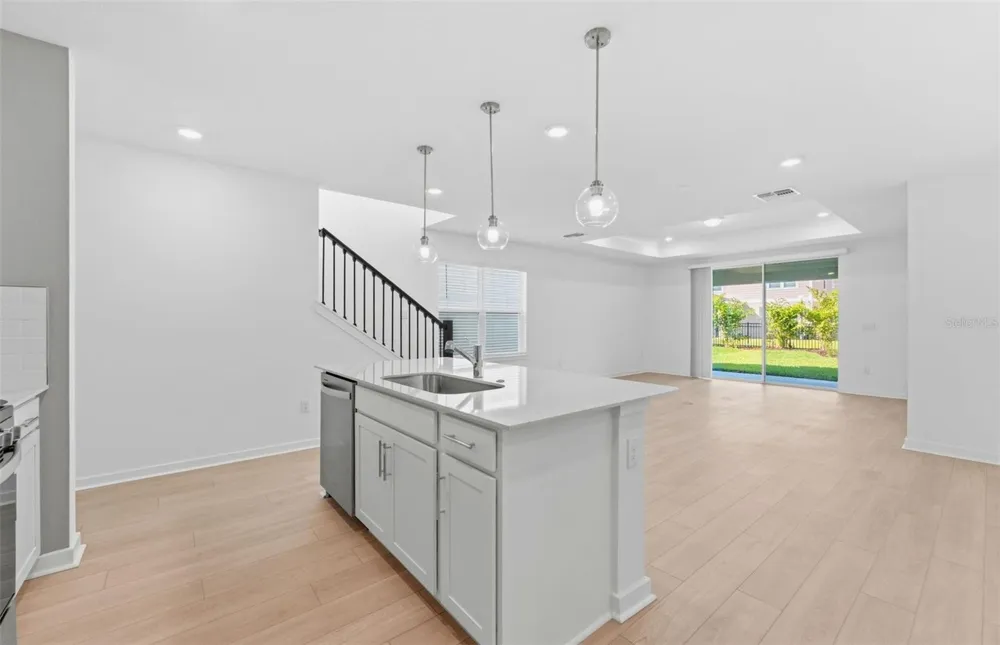 5322 SPRING MAIDEN CIRCLE Apollo Beach, FL 33572
