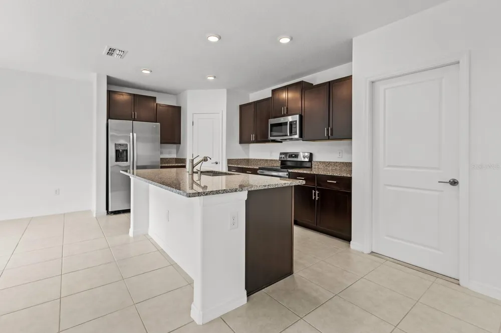 5552 BLUE AZURE DRIVE Wimauma, FL 33598
