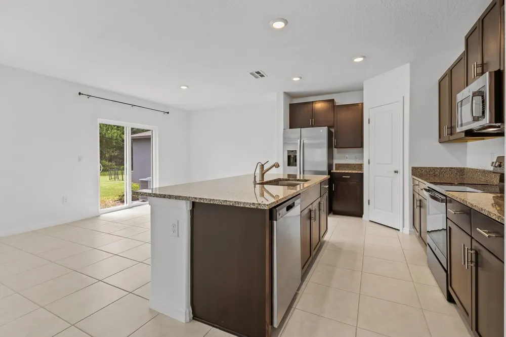 5552 BLUE AZURE DRIVE Wimauma, FL 33598