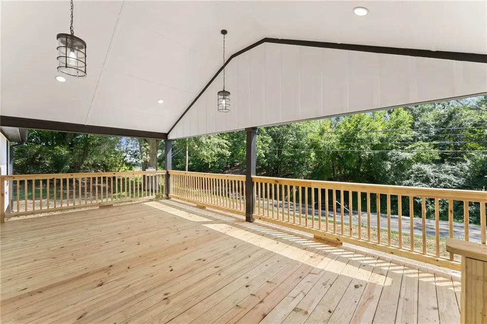 2443 Old Cornelia Highway Gainesville, GA 30507