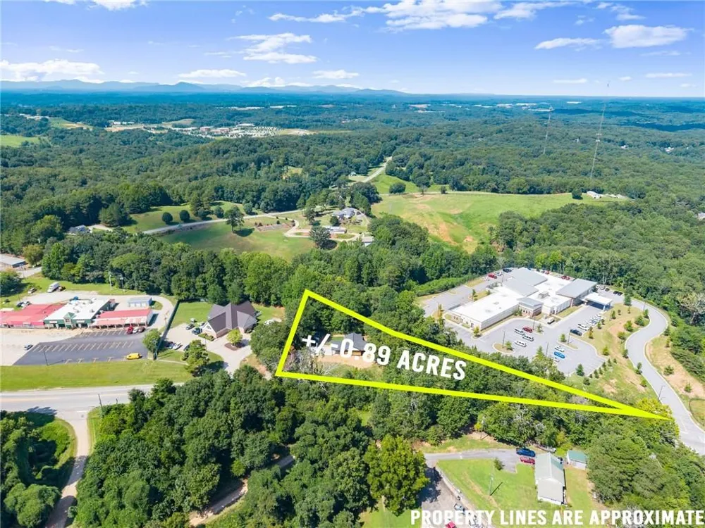 2443 Old Cornelia Highway Gainesville, GA 30507