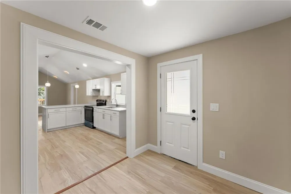 2443 Old Cornelia Highway Gainesville, GA 30507