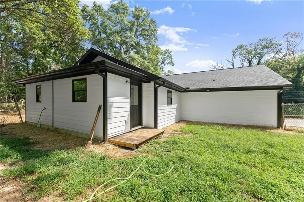 2443 Old Cornelia Highway Gainesville, GA 30507