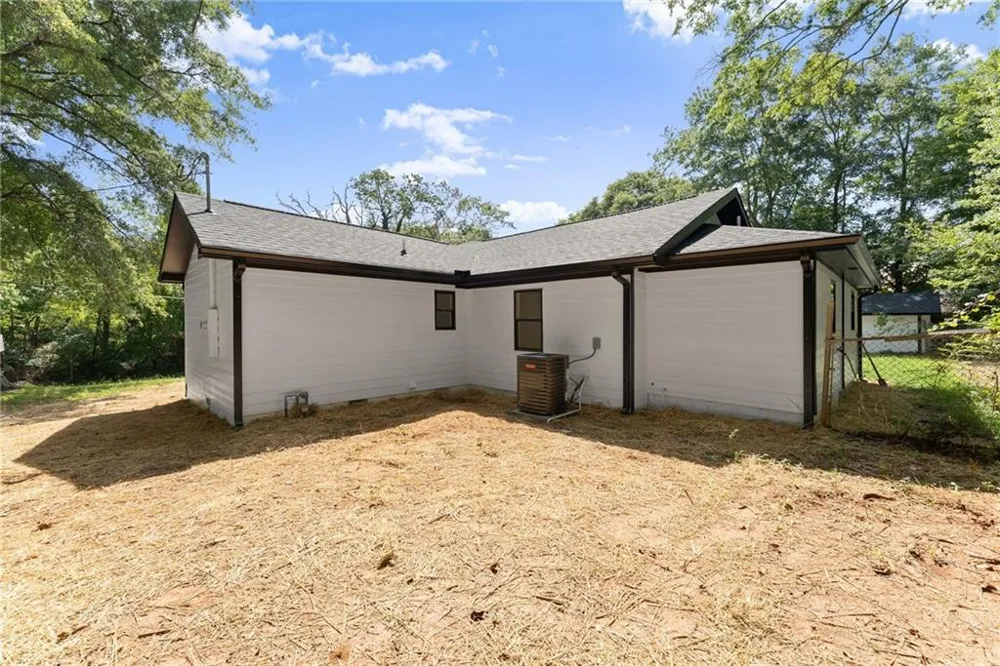 2443 Old Cornelia Highway Gainesville, GA 30507