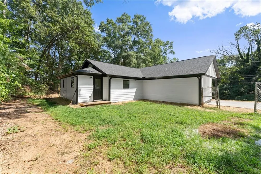 2443 Old Cornelia Highway Gainesville, GA 30507