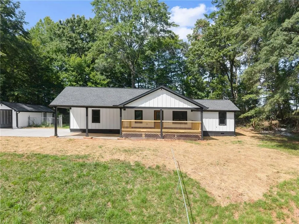 2443 Old Cornelia Highway Gainesville, GA 30507