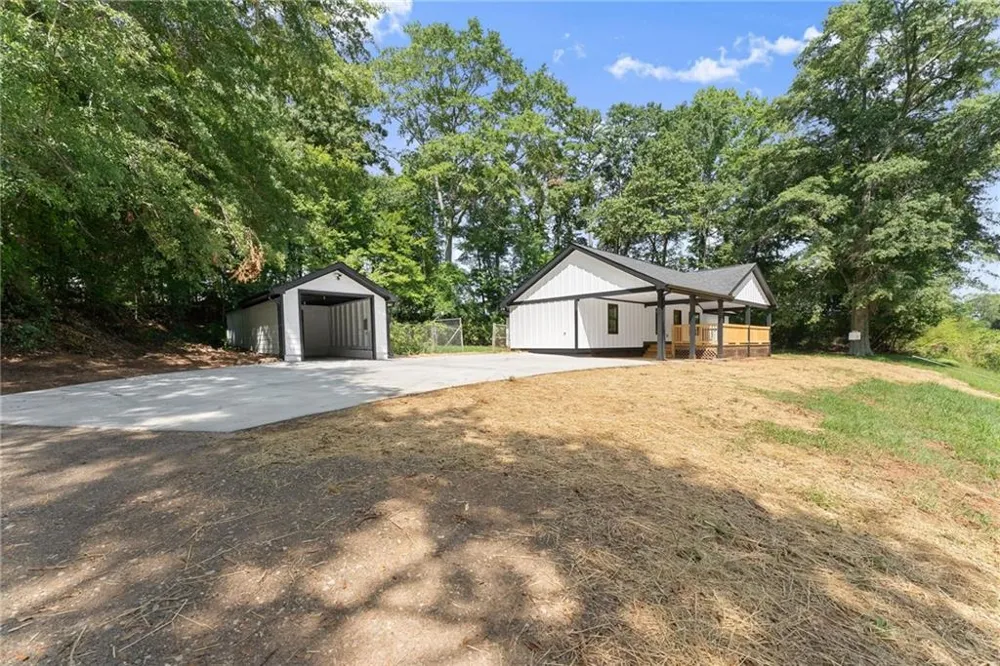 2443 Old Cornelia Highway Gainesville, GA 30507