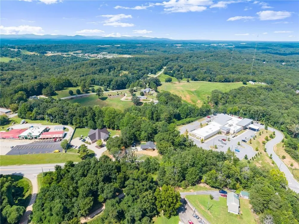 2443 Old Cornelia Highway Gainesville, GA 30507