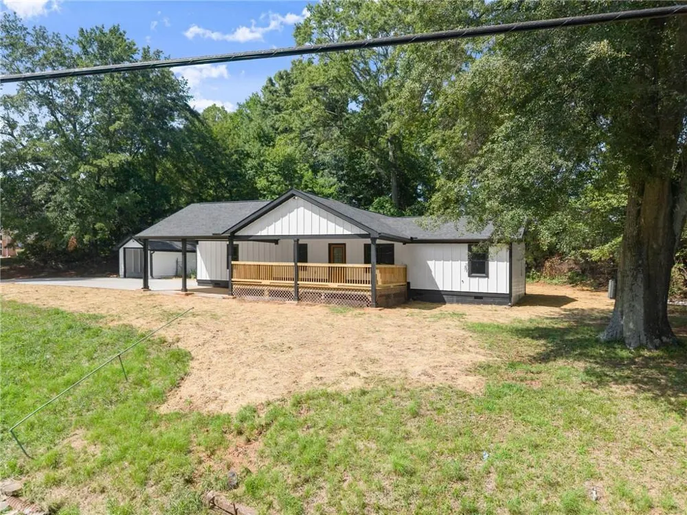 2443 Old Cornelia Highway Gainesville, GA 30507