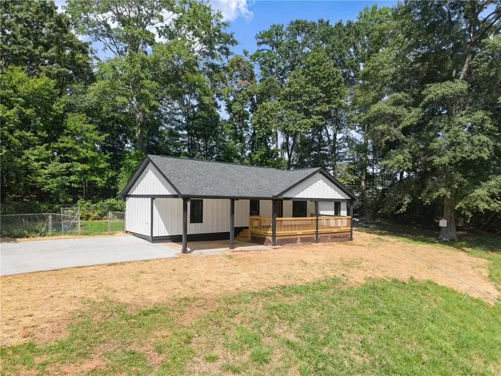 2443 Old Cornelia Highway Gainesville, GA 30507