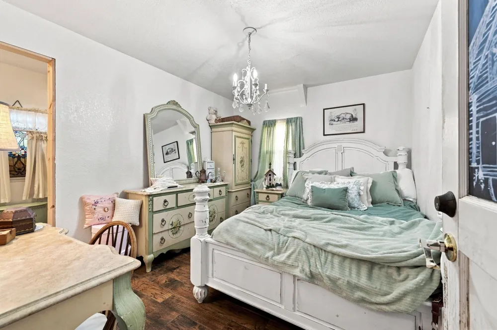 680 County Road 2200 Ivanhoe, TX 75447