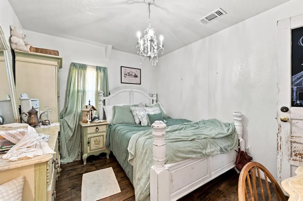 680 County Road 2200 Ivanhoe, TX 75447