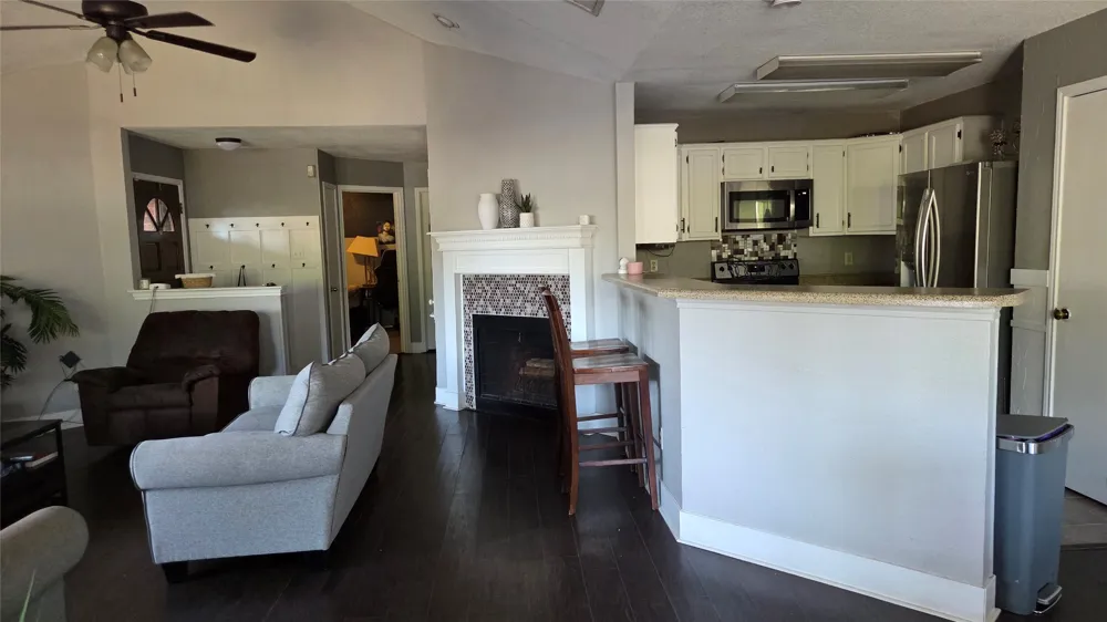 2103 Prairie Creek Trail Garland, TX 75040