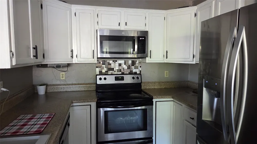 2103 Prairie Creek Trail Garland, TX 75040