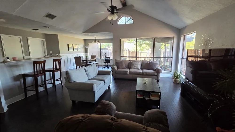 2103 Prairie Creek Trail Garland, TX 75040