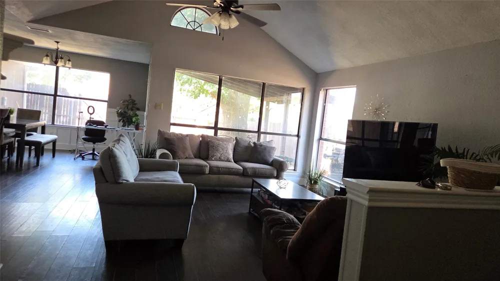 2103 Prairie Creek Trail Garland, TX 75040