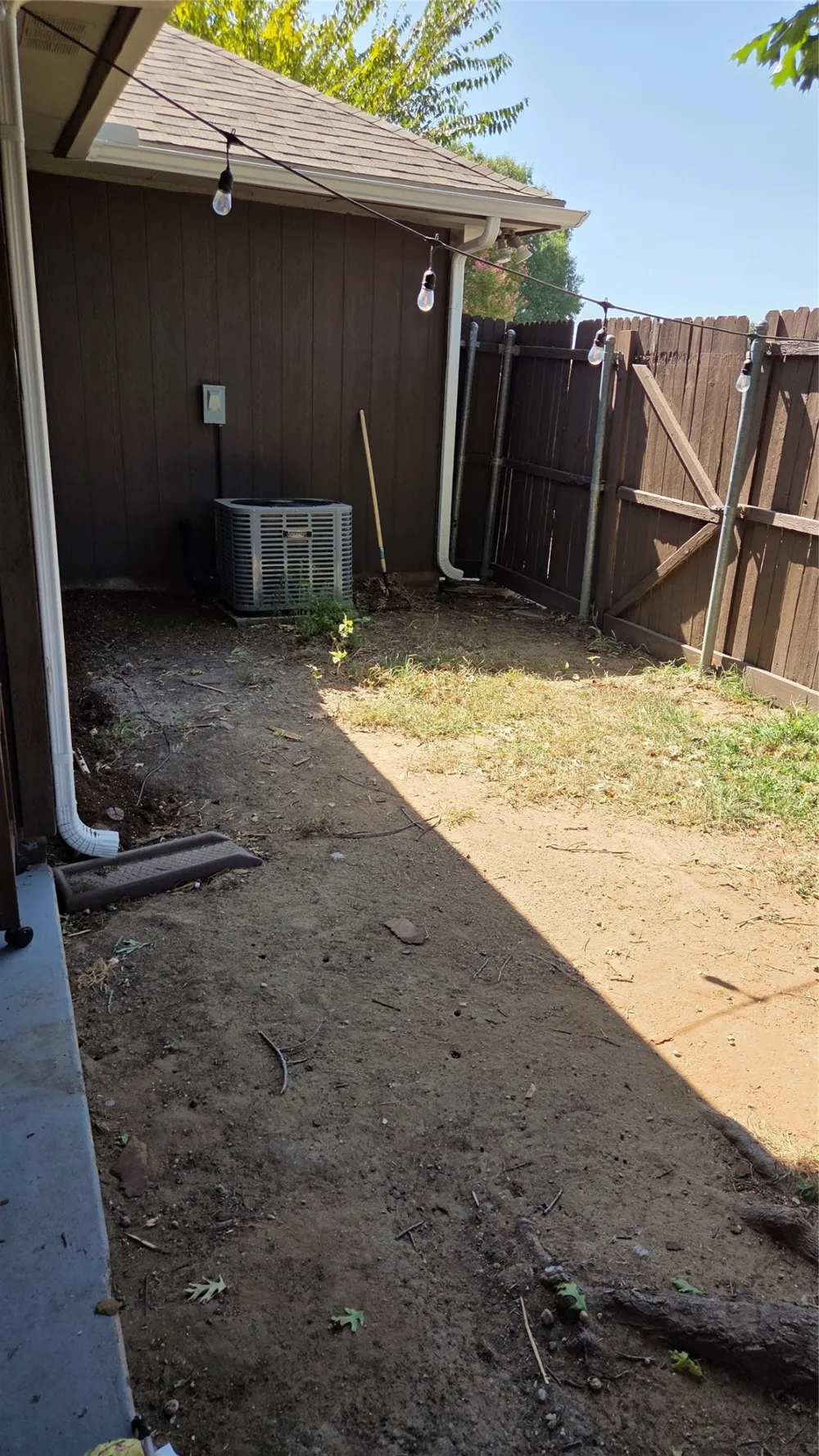 2103 Prairie Creek Trail Garland, TX 75040