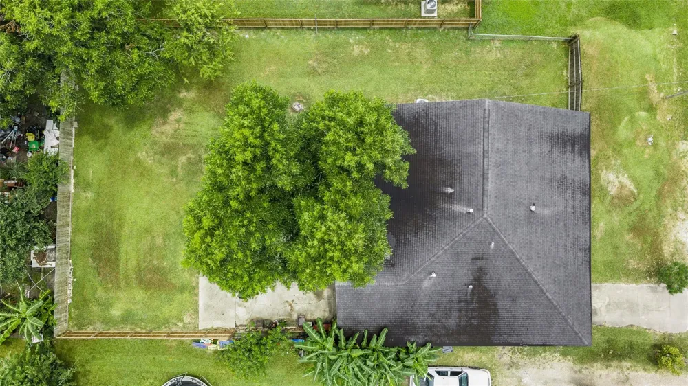 137 Shady Lane West Columbia, TX 77486