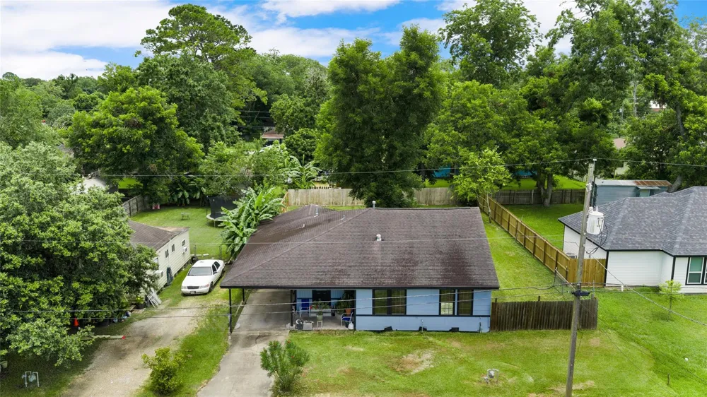137 Shady Lane West Columbia, TX 77486